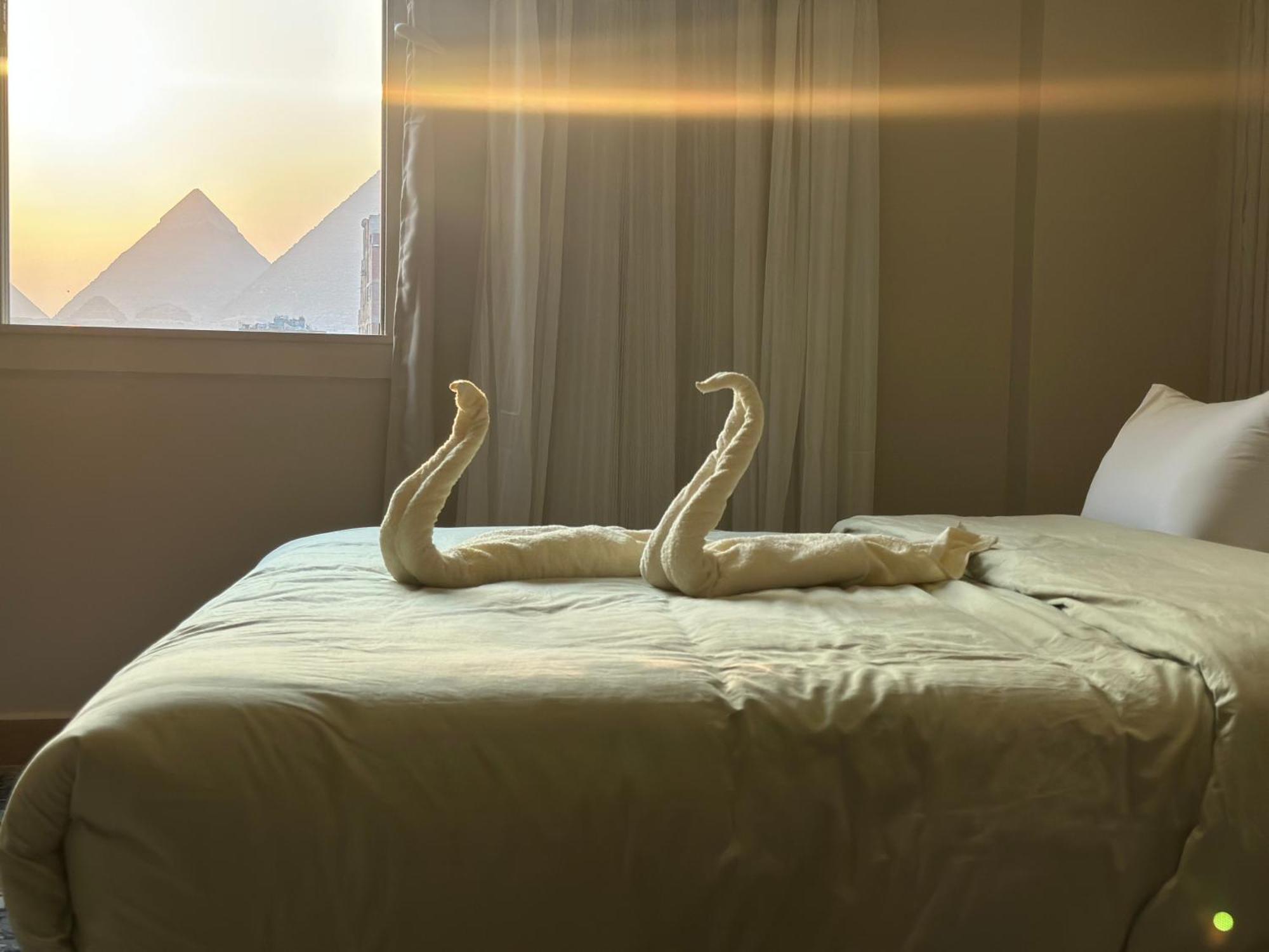 Mirage Pyramids View Hotel Nazlet el-Sîsi エクステリア 写真