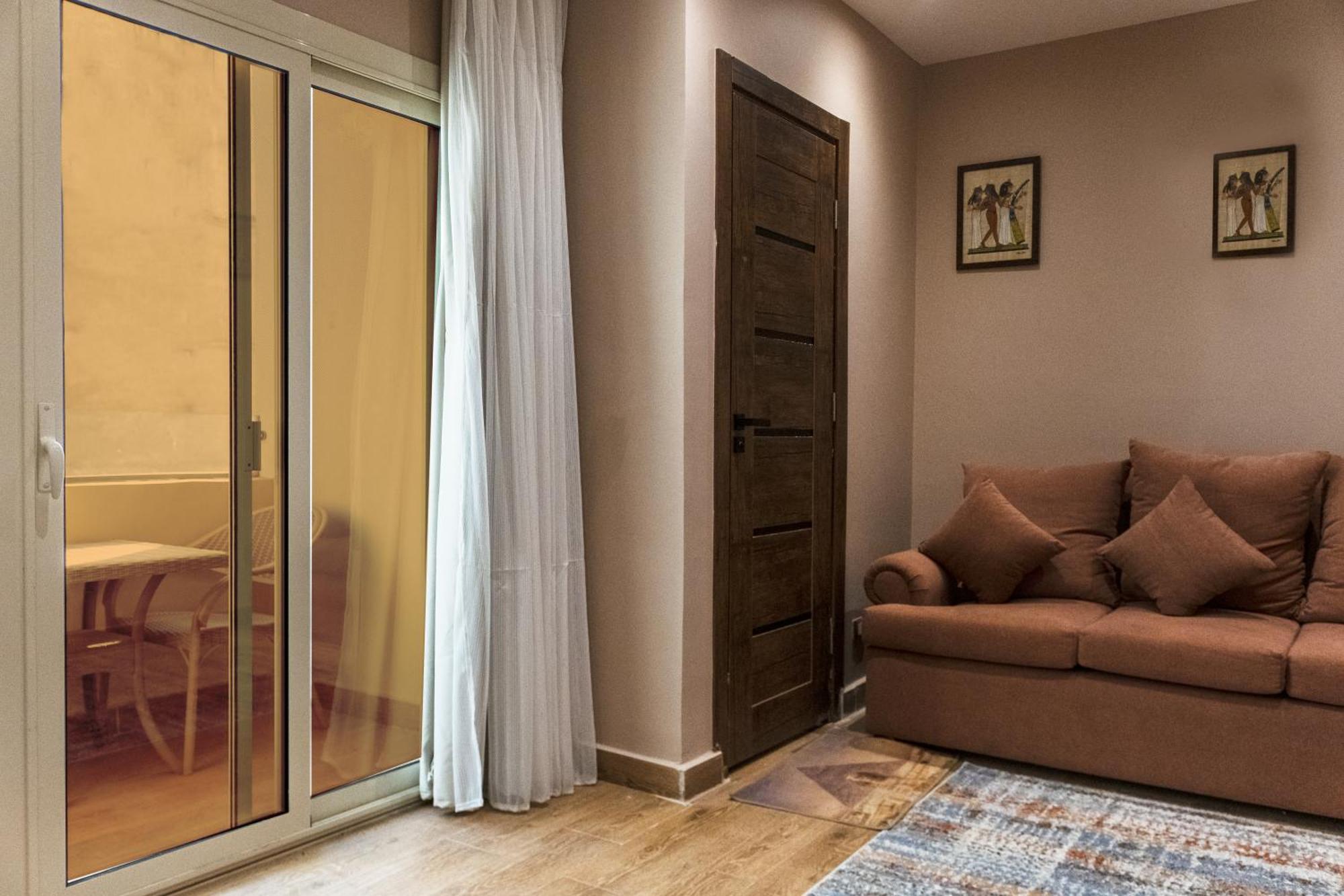 Mirage Pyramids View Hotel Nazlet el-Sîsi エクステリア 写真